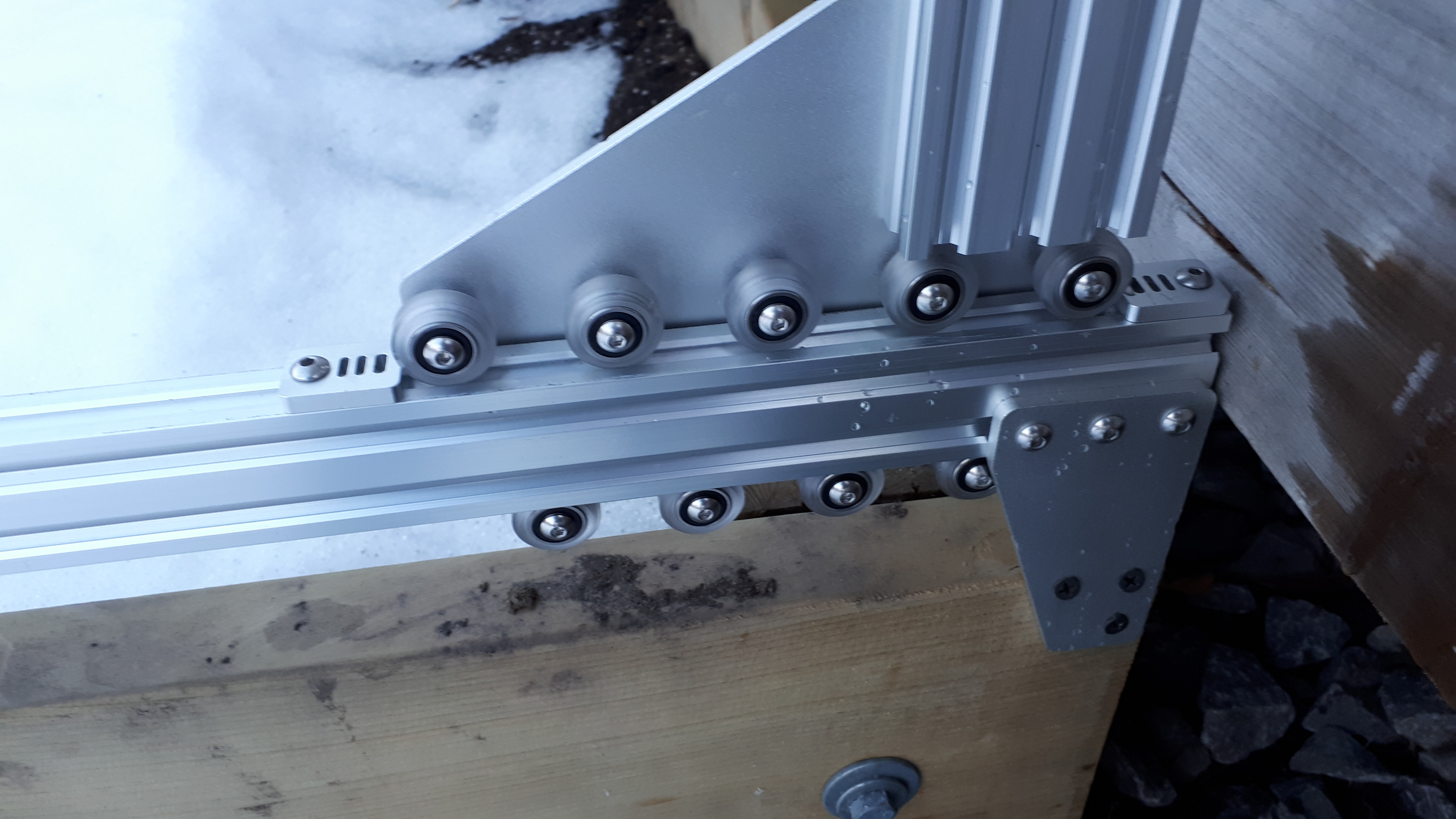 belt clips locking gantry in place